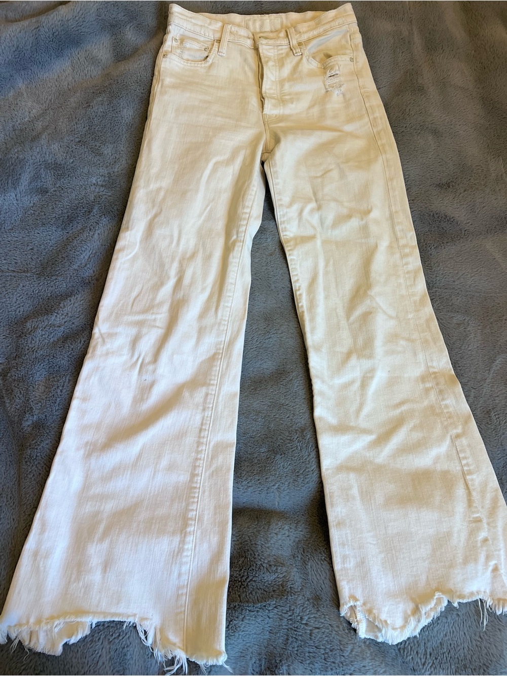 MOTHER Women’s Cream Distressed Flared Frayed hem Denim Jeans 5-Pocket 26